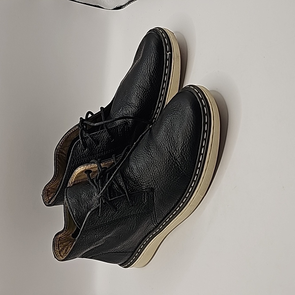 Johnston & Murphy Kids Mcguffey Chukka Big Kid size 2